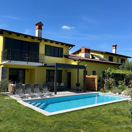 Holiday House Oljka Kobdilj Экстерьер фото