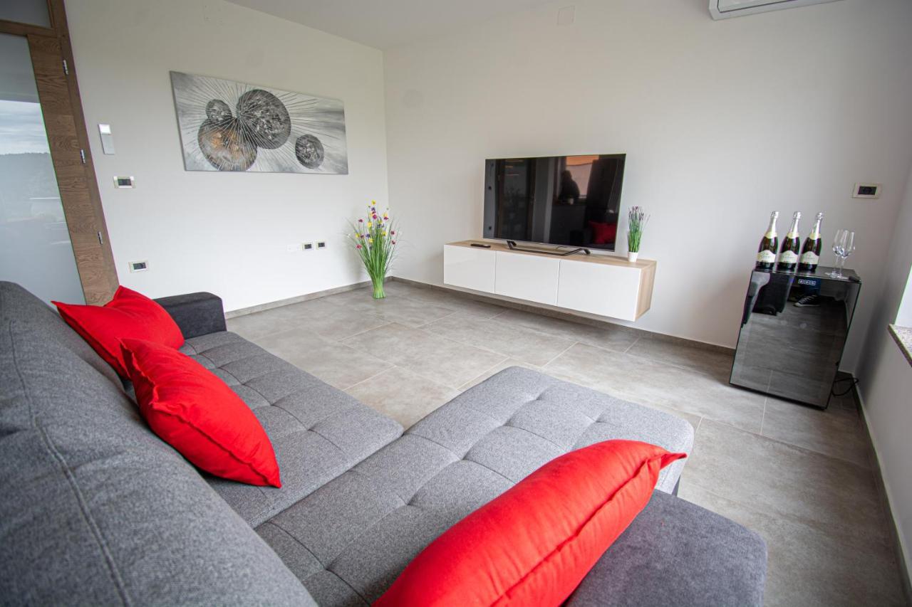 Holiday House Oljka Kobdilj Экстерьер фото